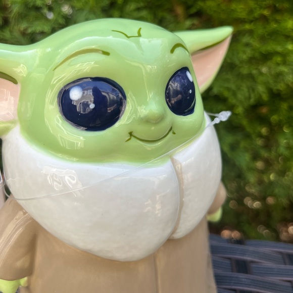 NWT Piggy Bank Mandalorian Star Wars baby yoda ceramic - Picture 8 of 8